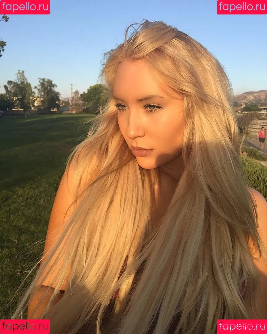 Nikkita Lyons Onlyfans Photo Gallery 
