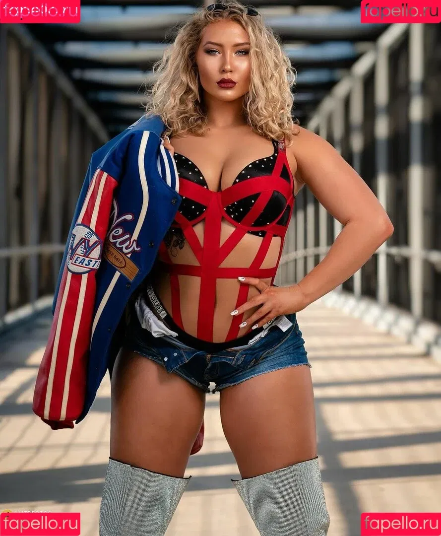 Nikkita Lyons Onlyfans Photo Gallery 