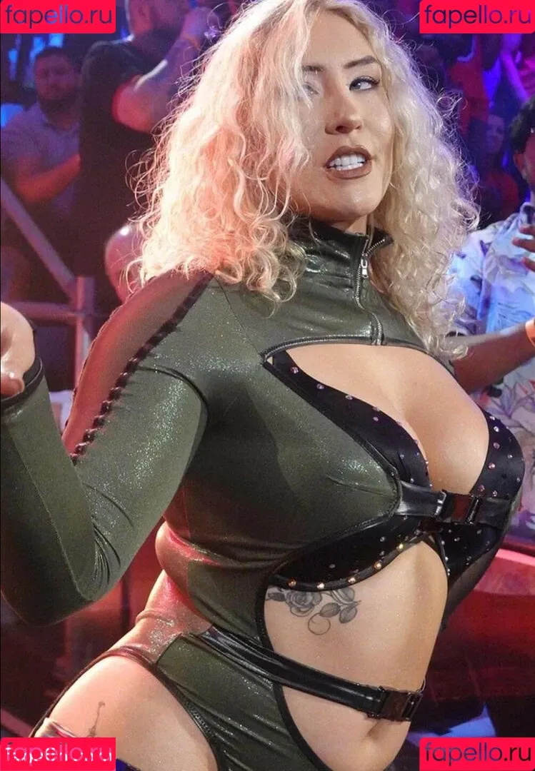 Nikkita Lyons Onlyfans Photo Gallery 