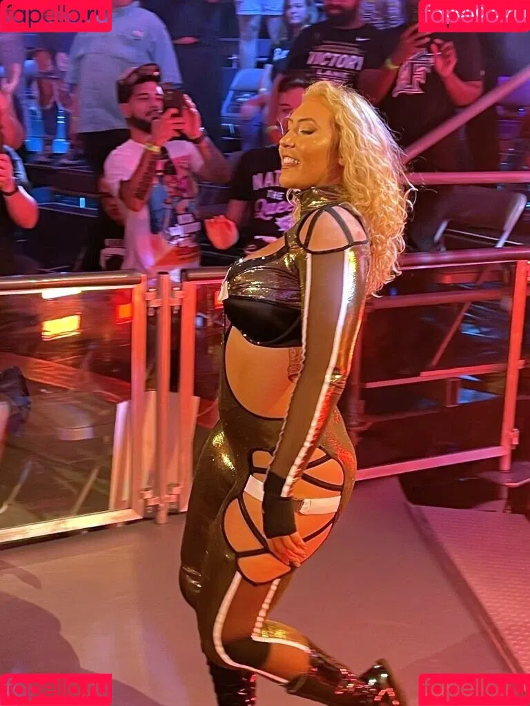 Nikkita Lyons Onlyfans Photo Gallery 