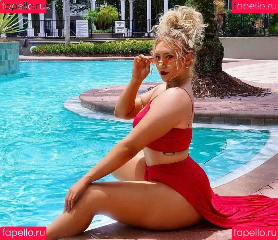 Nikkita Lyons Onlyfans Photo Gallery 