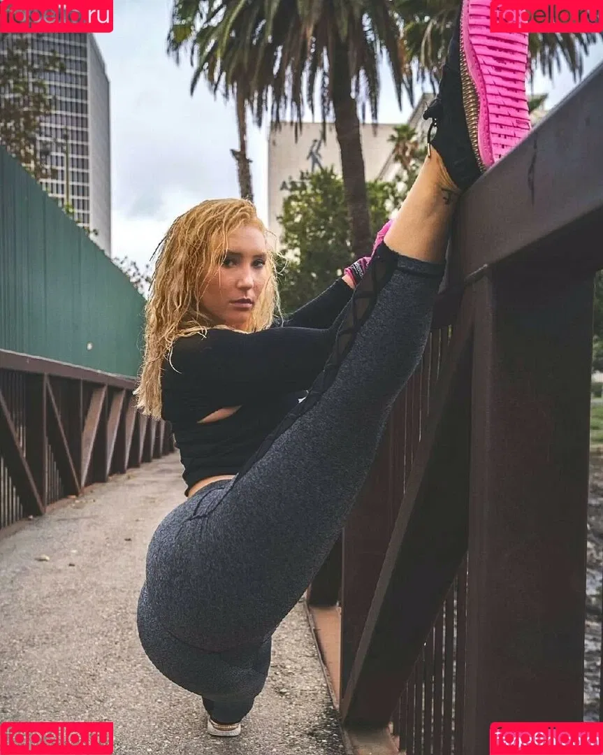 Nikkita Lyons Onlyfans Photo Gallery 