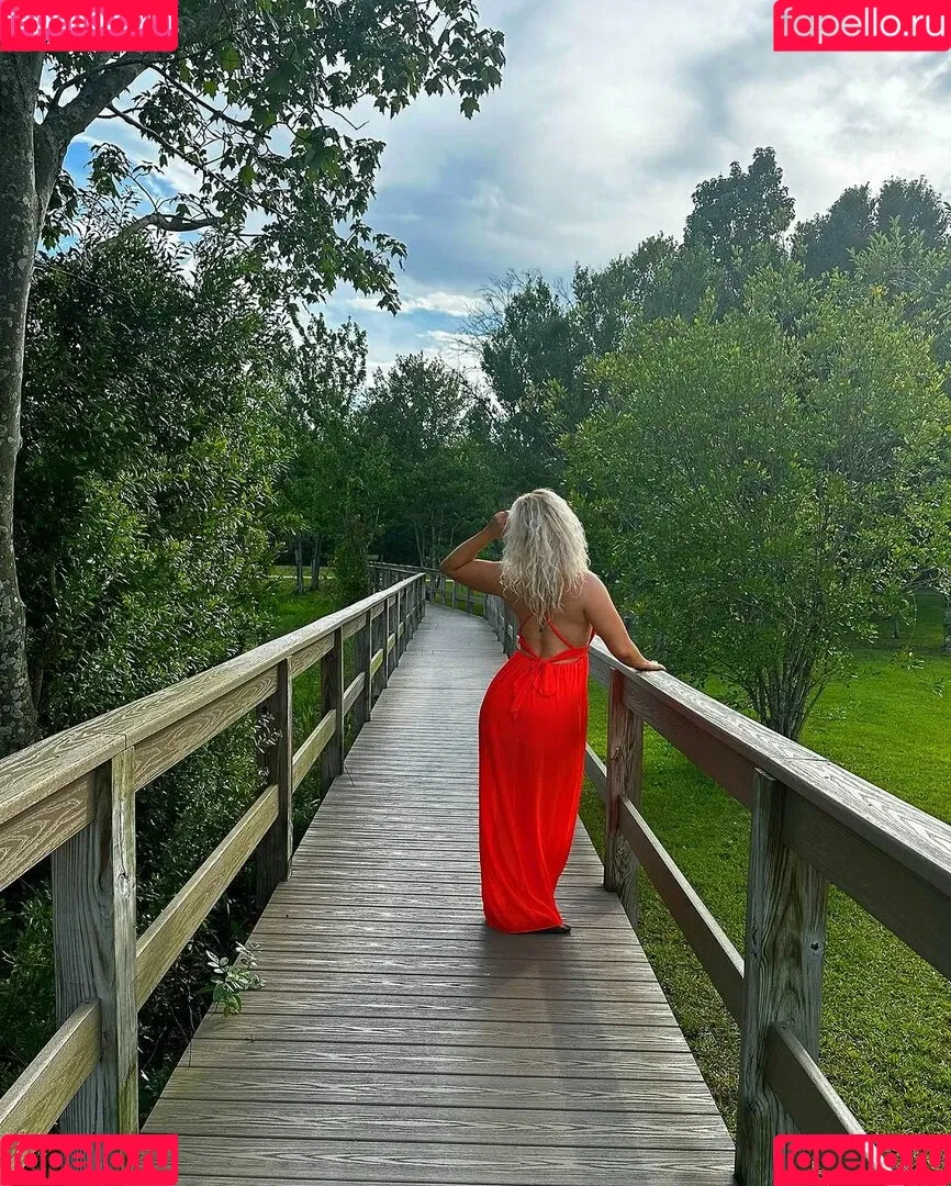 Nikkita Lyons Onlyfans Photo Gallery 