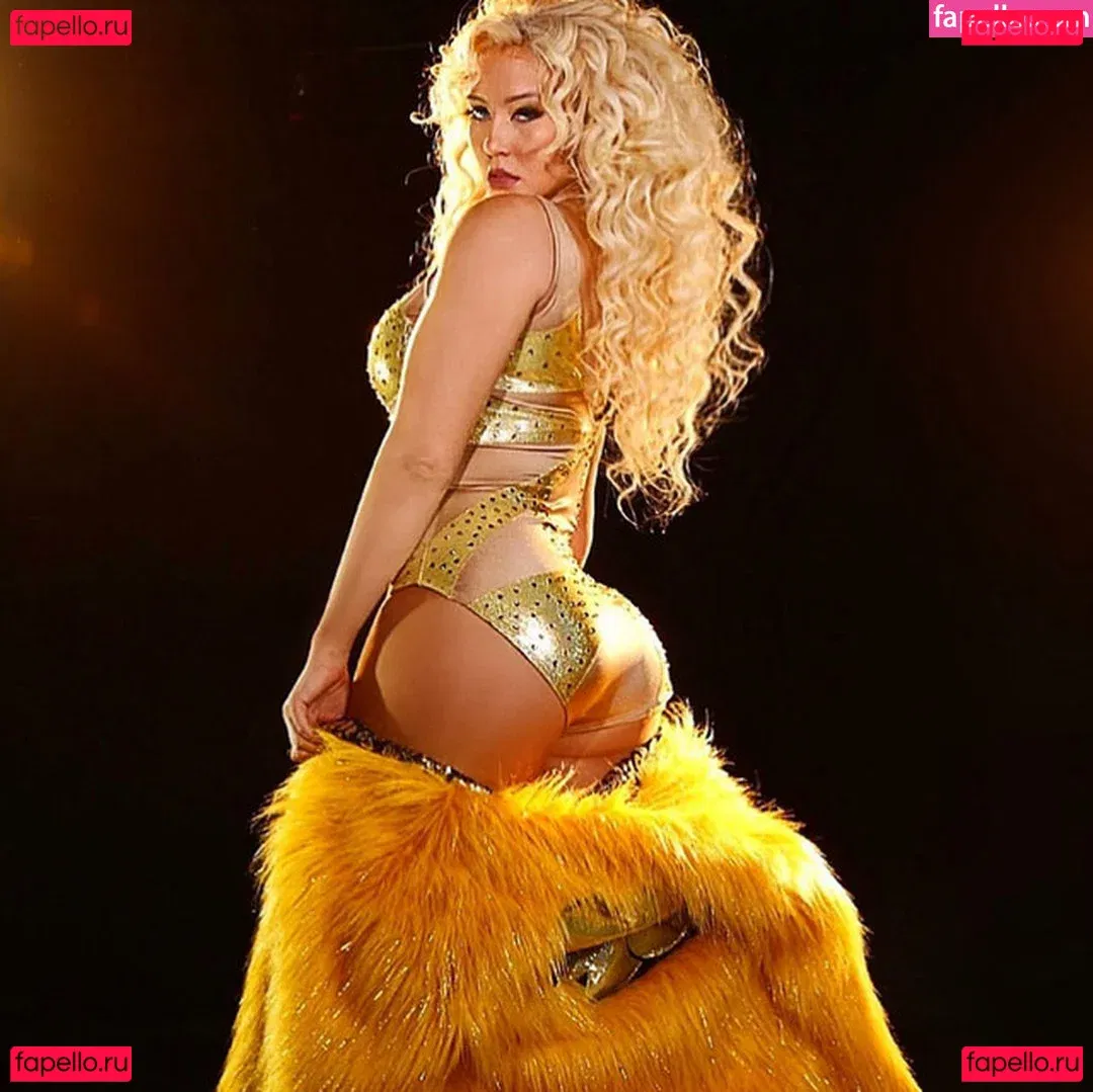 Nikkita Lyons Onlyfans Photo Gallery 