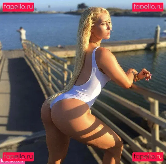 Nikkita Lyons Onlyfans Photo Gallery 