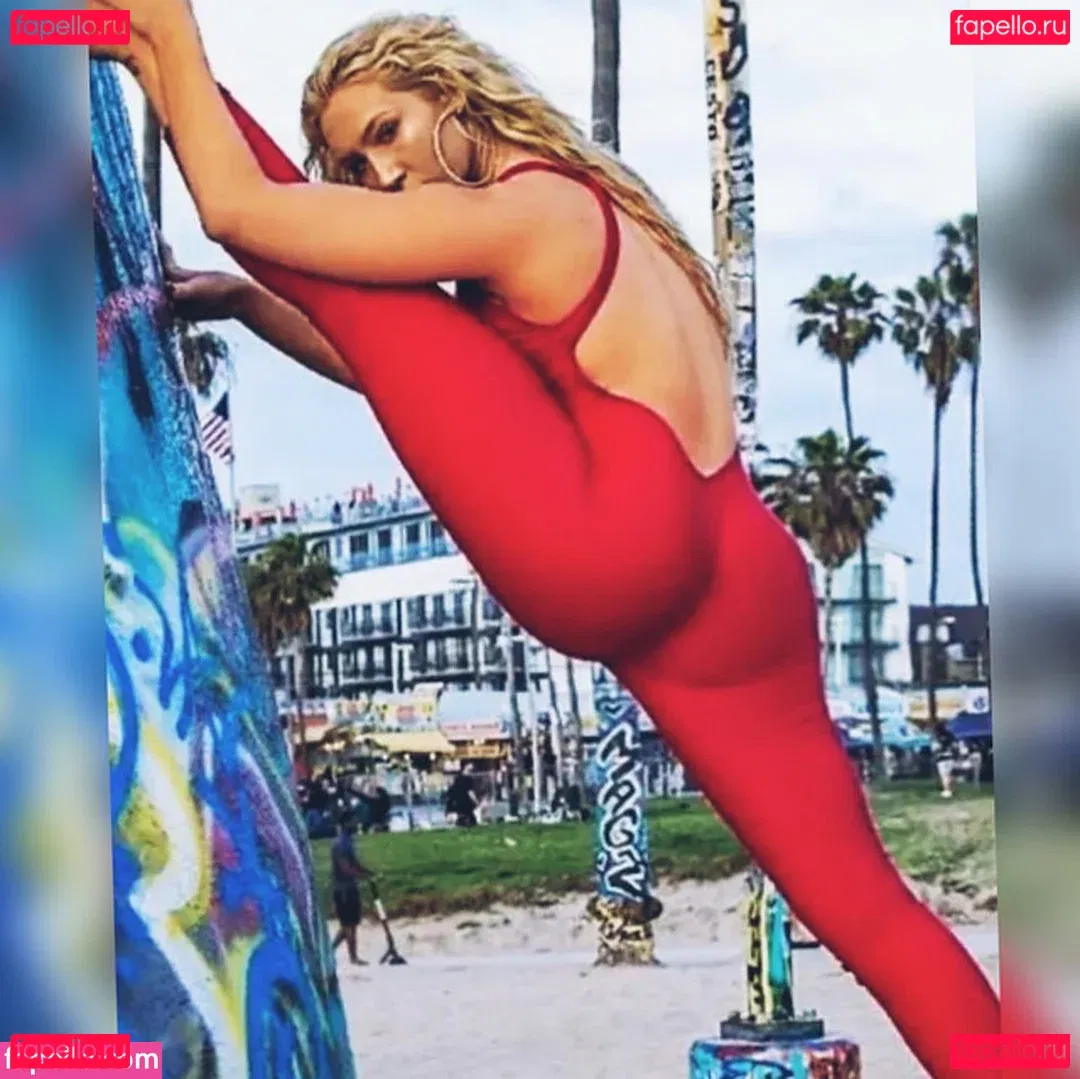 Nikkita Lyons Onlyfans Photo Gallery 