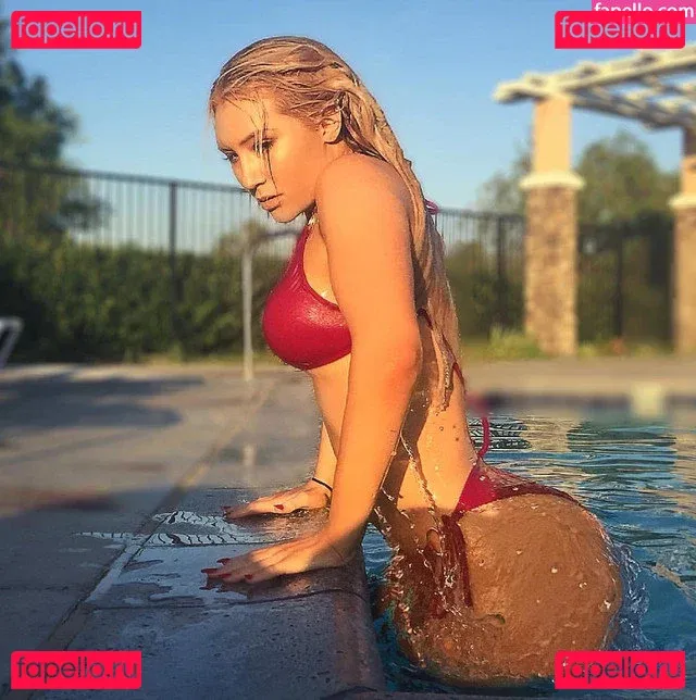 Nikkita Lyons Onlyfans Photo Gallery 