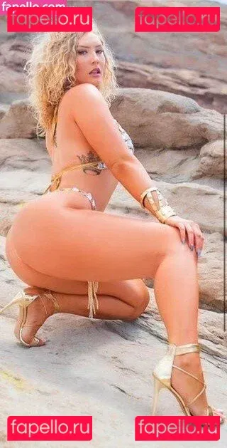 Nikkita Lyons Onlyfans Photo Gallery 