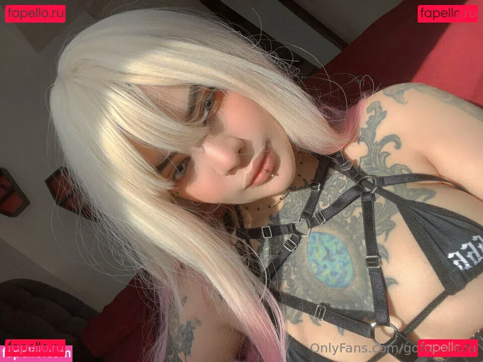 GothDarling Onlyfans Photo Gallery 
