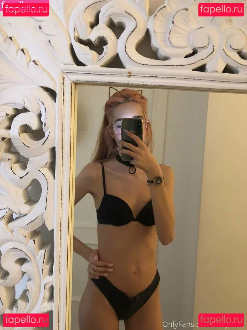 kvry22 Onlyfans Photo Gallery 