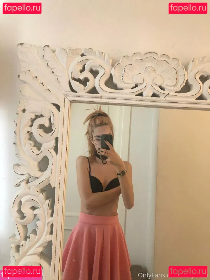 kvry22 Onlyfans Photo Gallery 