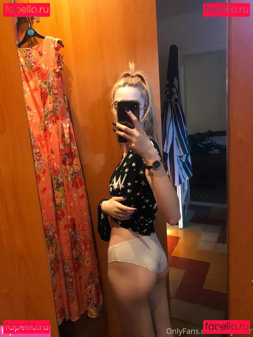 kvry22 Onlyfans Photo Gallery 