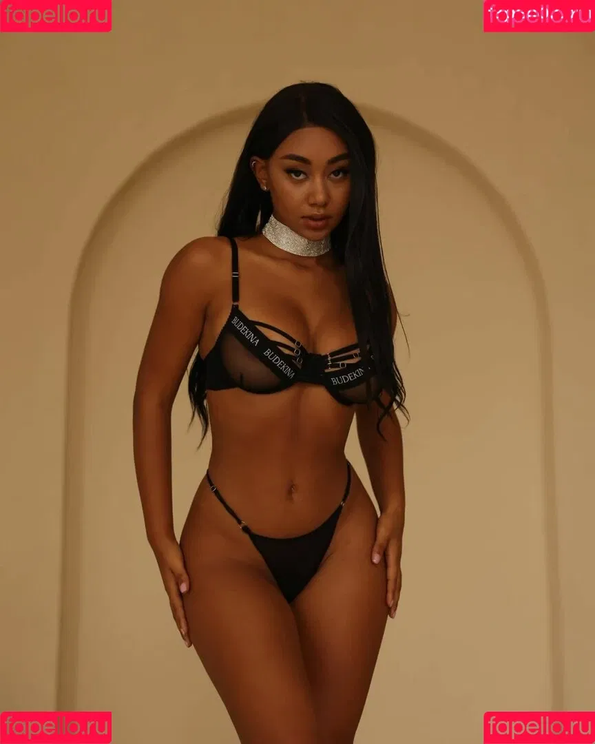 Elizabeth Anorue Onlyfans Photo Gallery 