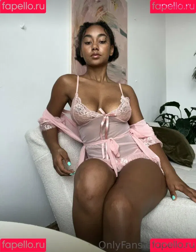 Elizabeth Anorue Onlyfans Photo Gallery 