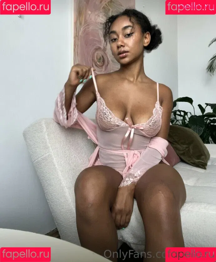 Elizabeth Anorue Onlyfans Photo Gallery 
