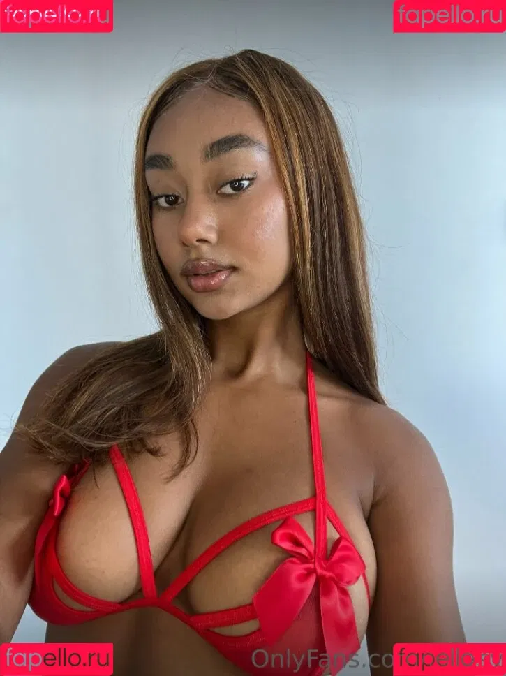 Elizabeth Anorue Onlyfans Photo Gallery 