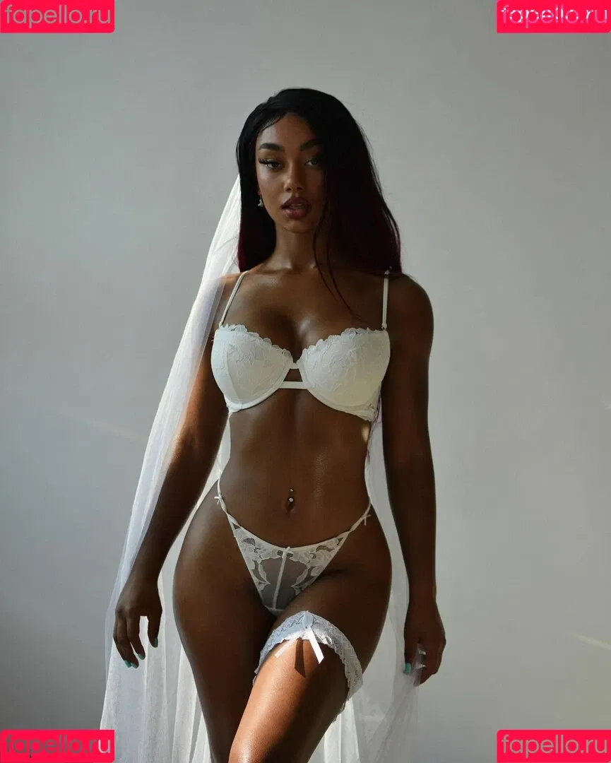Elizabeth Anorue Onlyfans Photo Gallery 