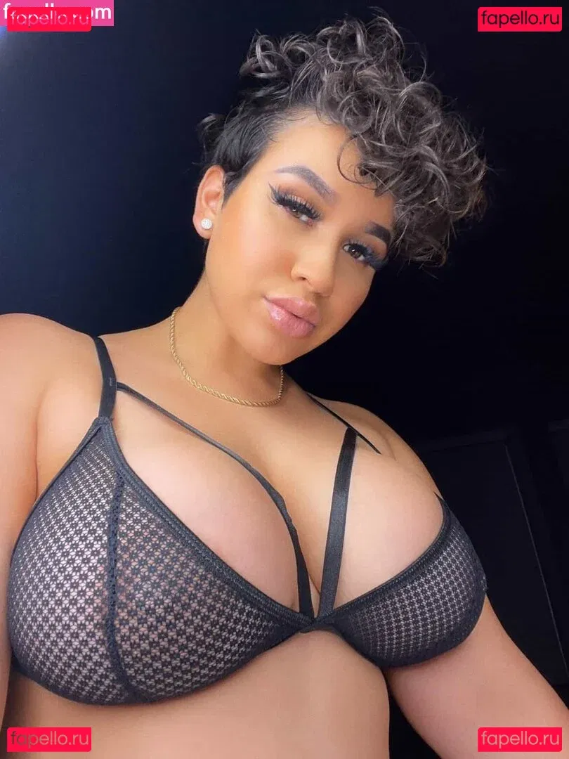 Stephmurves Onlyfans Photo Gallery 