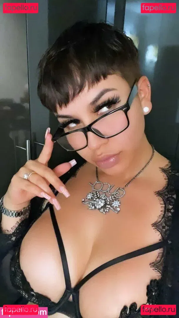 Stephmurves Onlyfans Photo Gallery 