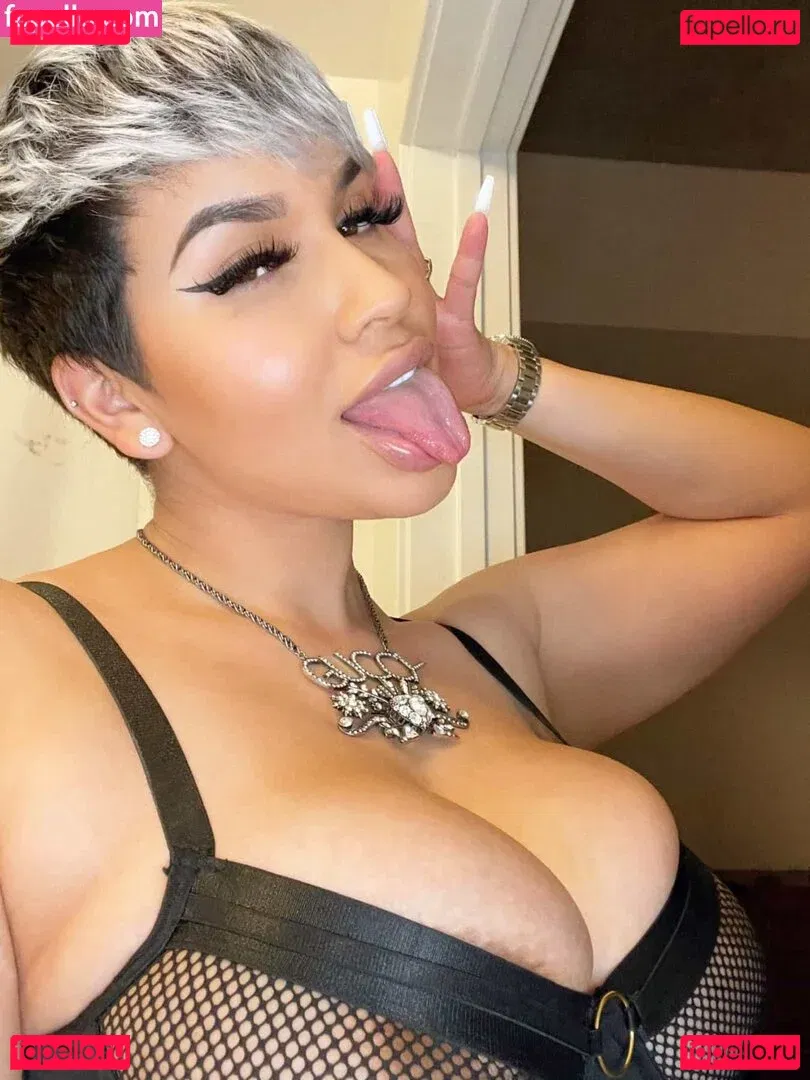 Stephmurves Onlyfans Photo Gallery 