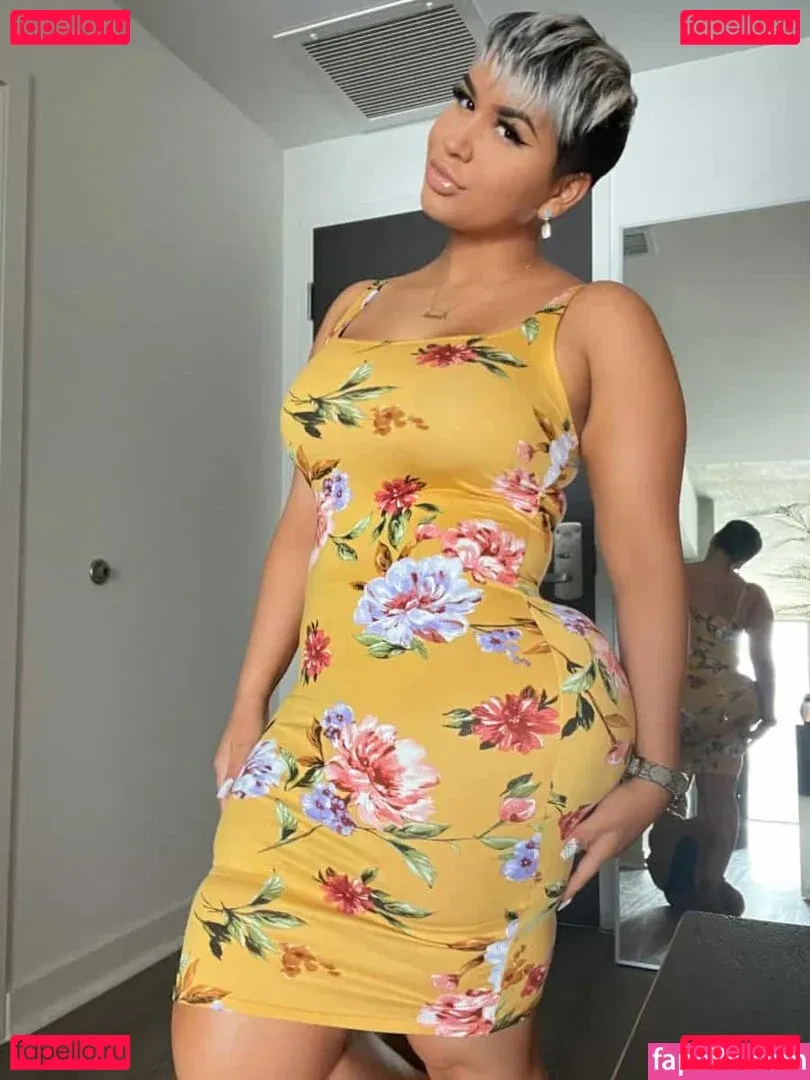 Stephmurves Onlyfans Photo Gallery 