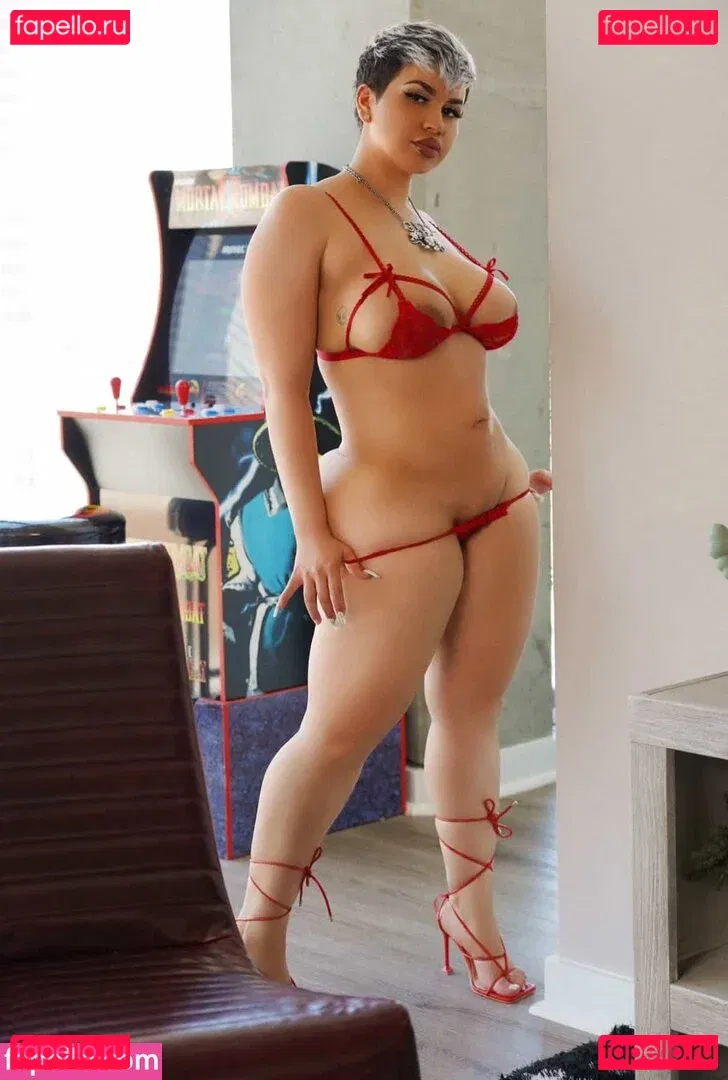 Stephmurves Onlyfans Photo Gallery 