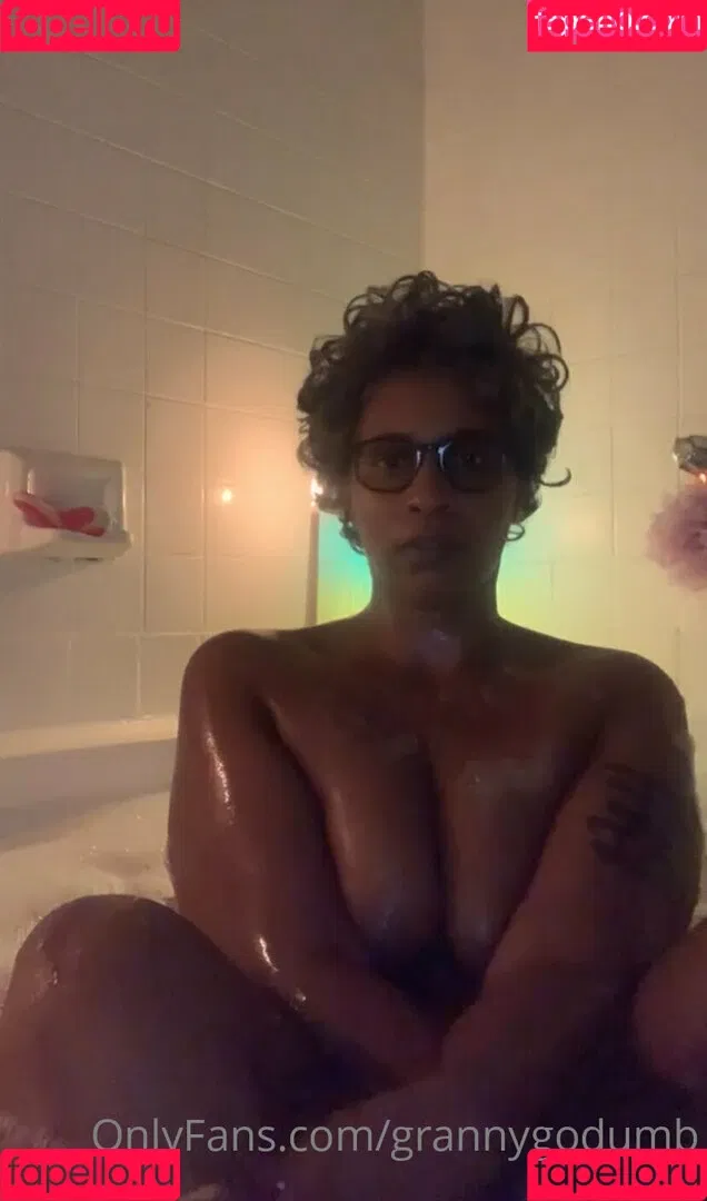 grannygodumb Onlyfans Photo Gallery 
