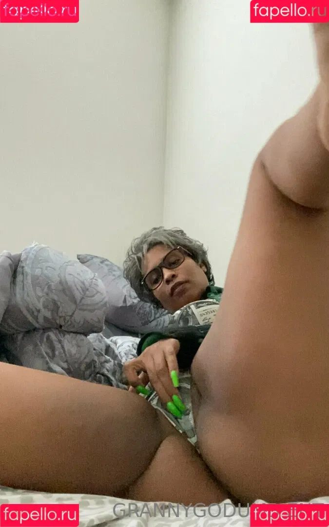 grannygodumb Onlyfans Photo Gallery 