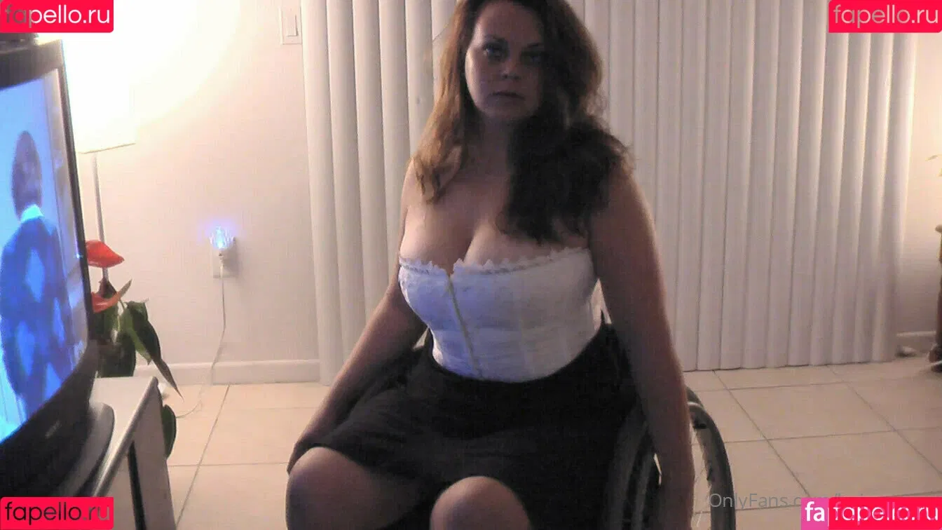 beingapara Onlyfans Photo Gallery 