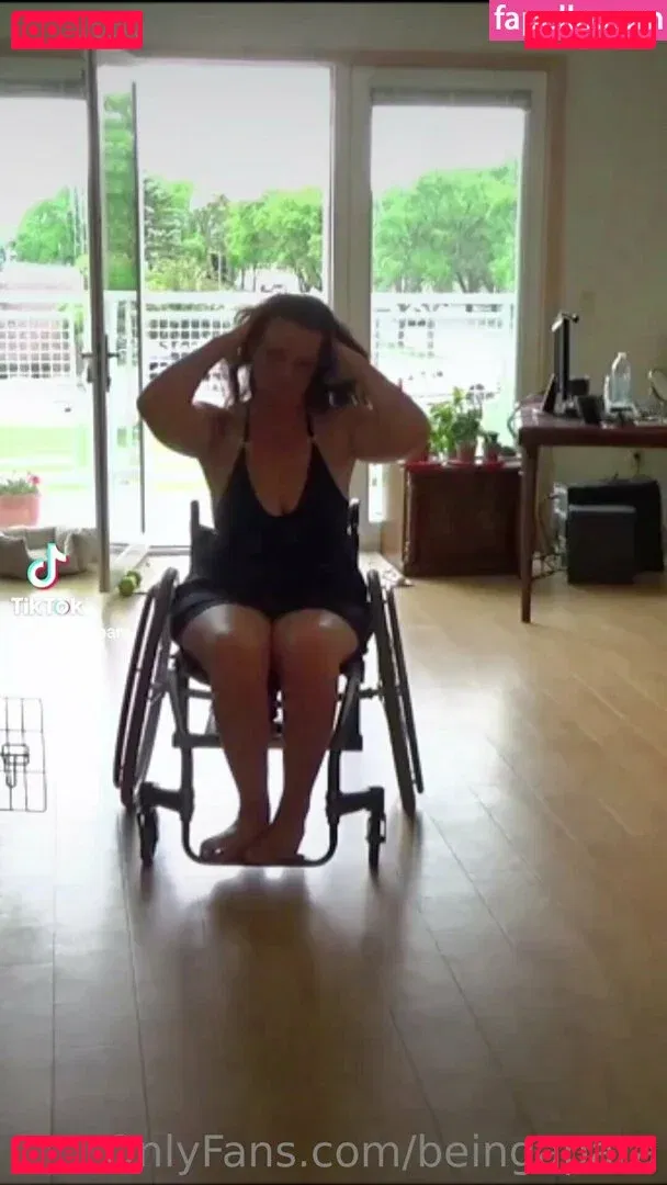 beingapara Onlyfans Photo Gallery 