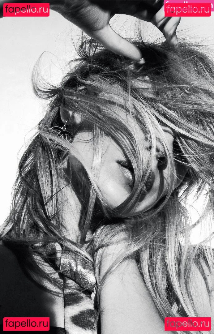 Kylie Minogue Onlyfans Photo Gallery 