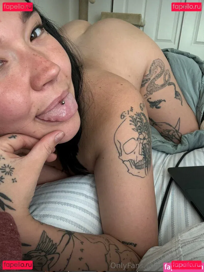 Emily McGrath Onlyfans Photo Gallery 