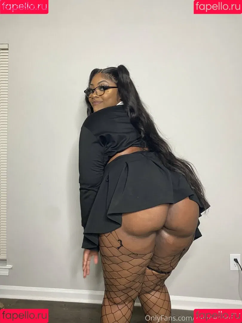 walkngenocidefree Onlyfans Photo Gallery 