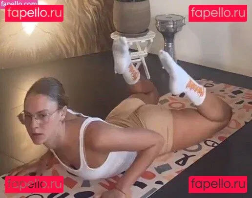 Simone Kowalski Onlyfans Photo Gallery 