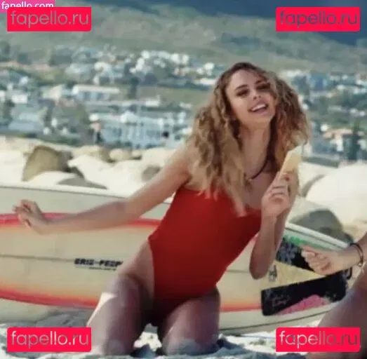 Simone Kowalski Onlyfans Photo Gallery 