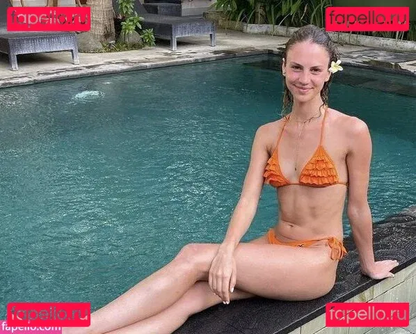 Simone Kowalski Onlyfans Photo Gallery 