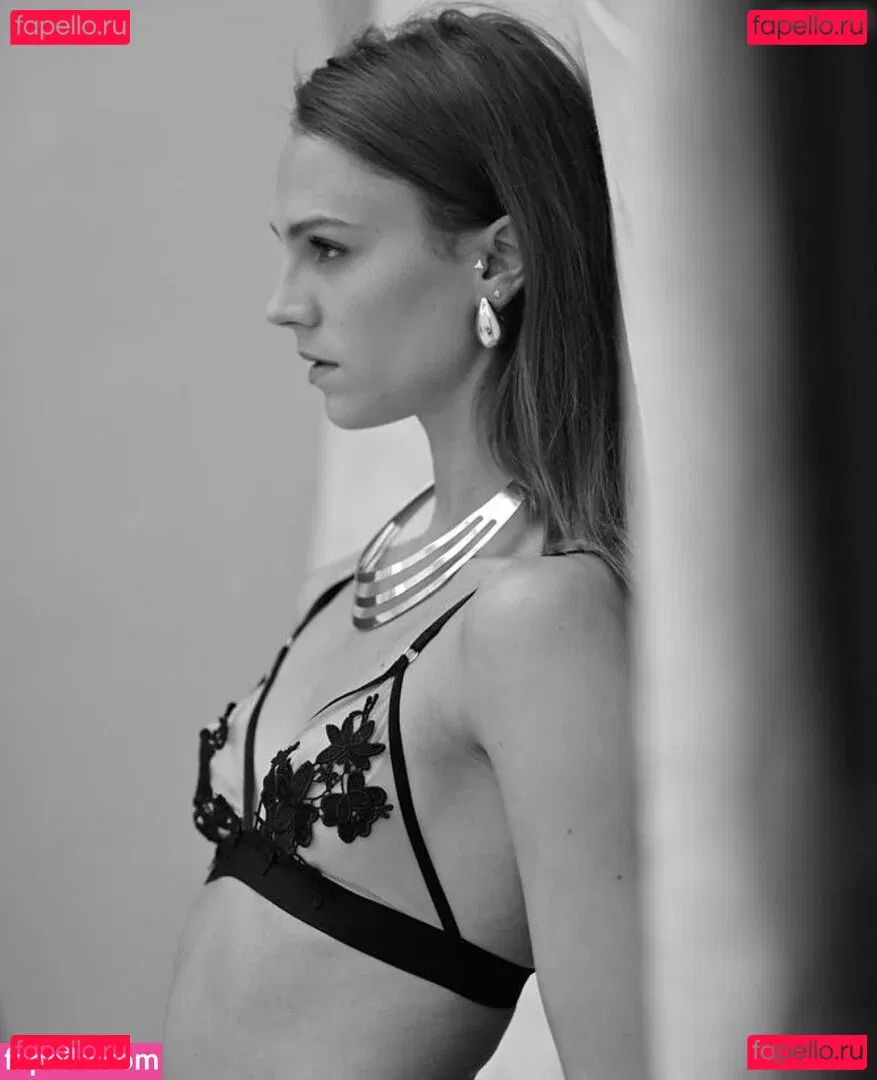 Simone Kowalski Onlyfans Photo Gallery 