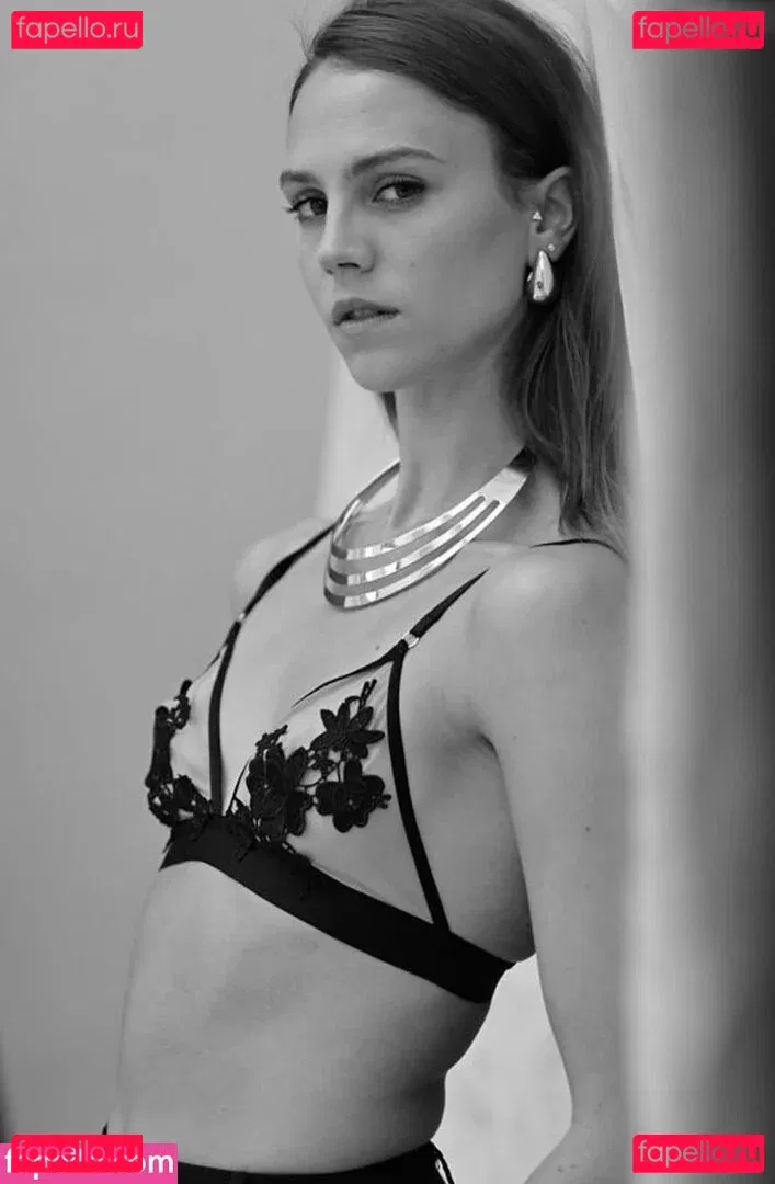 Simone Kowalski Onlyfans Photo Gallery 