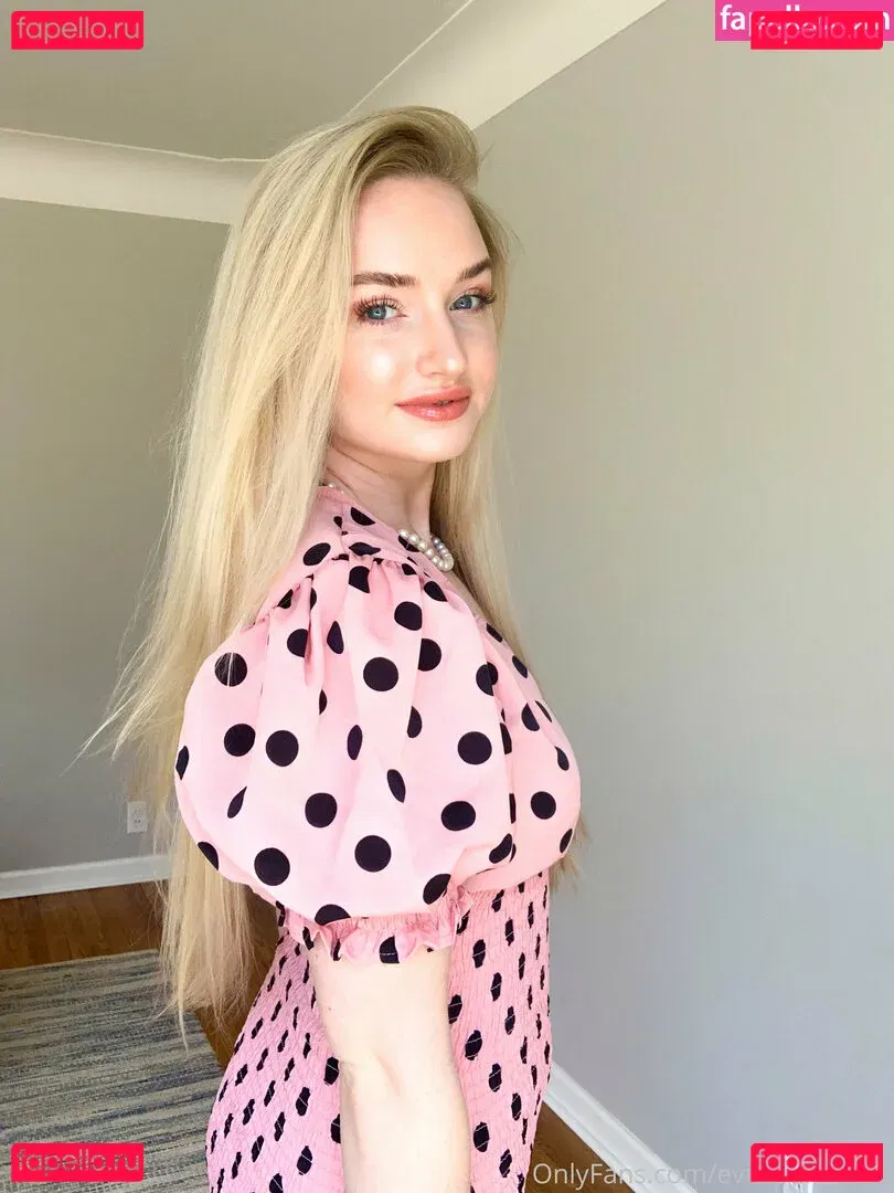 evie-summers Onlyfans Photo Gallery 