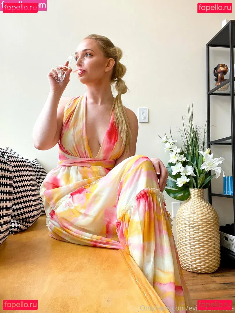 evie-summers Onlyfans Photo Gallery 