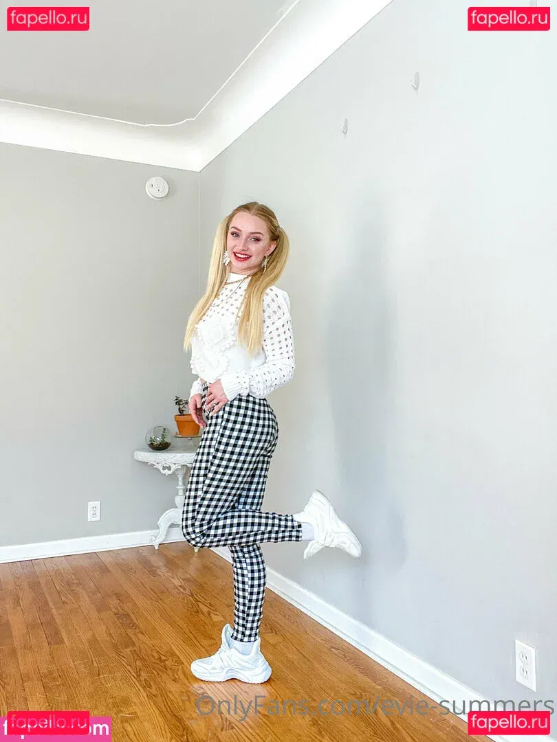 evie-summers Onlyfans Photo Gallery 