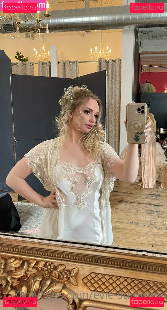 evie-summers Onlyfans Photo Gallery 