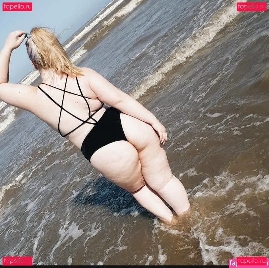 godsavethequeenb____ Onlyfans Photo Gallery 