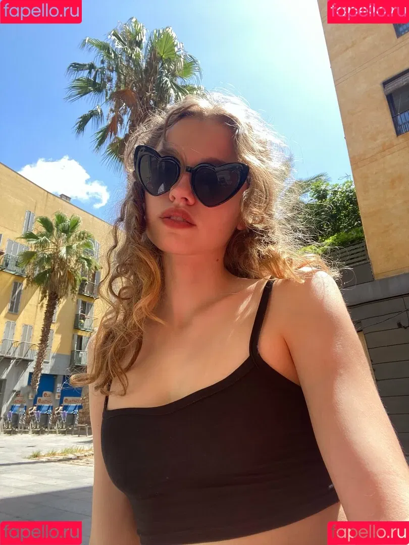 molllyy Onlyfans Photo Gallery 