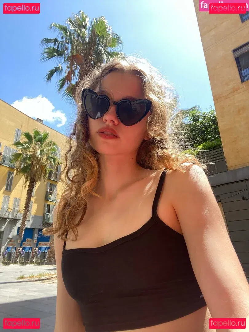 molllyy Onlyfans Photo Gallery 