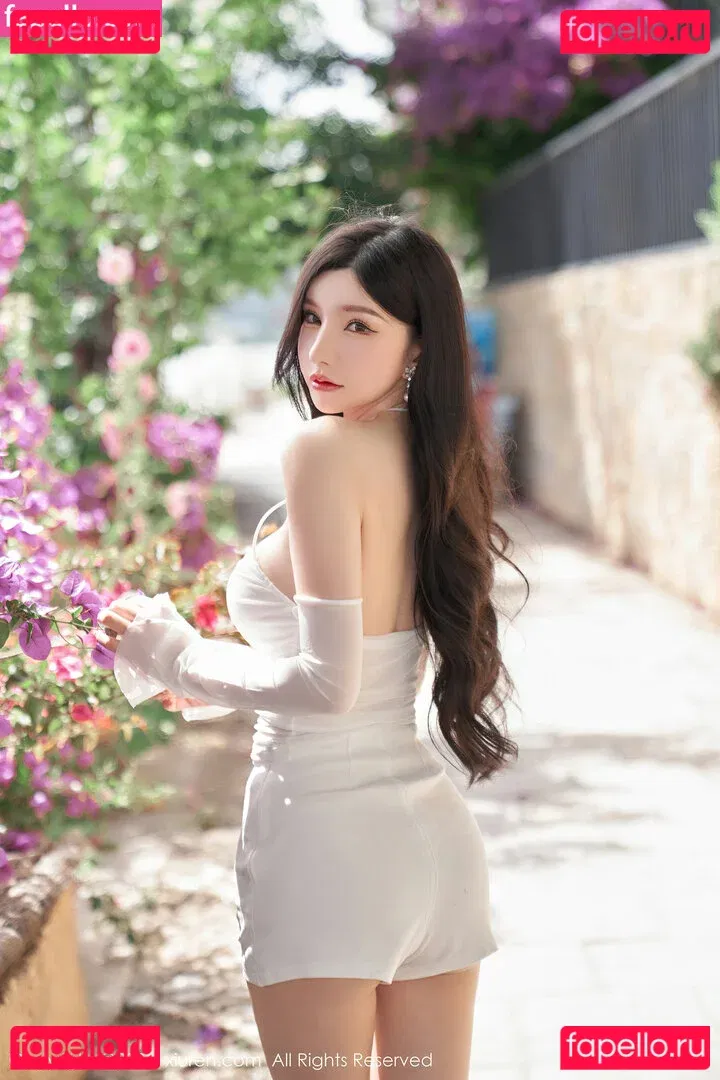 Zhou Yuxi Onlyfans Photo Gallery 