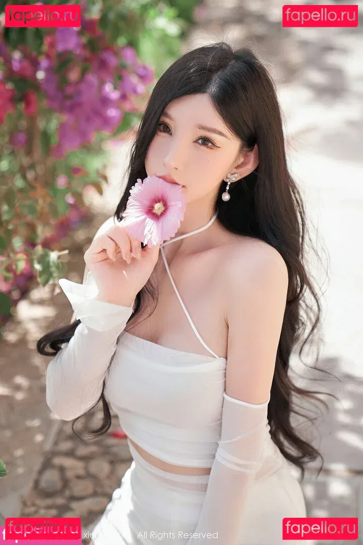 Zhou Yuxi Onlyfans Photo Gallery 
