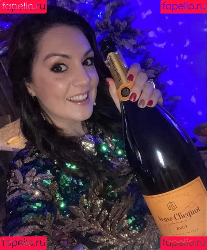 Laura Tobin Onlyfans Photo Gallery 