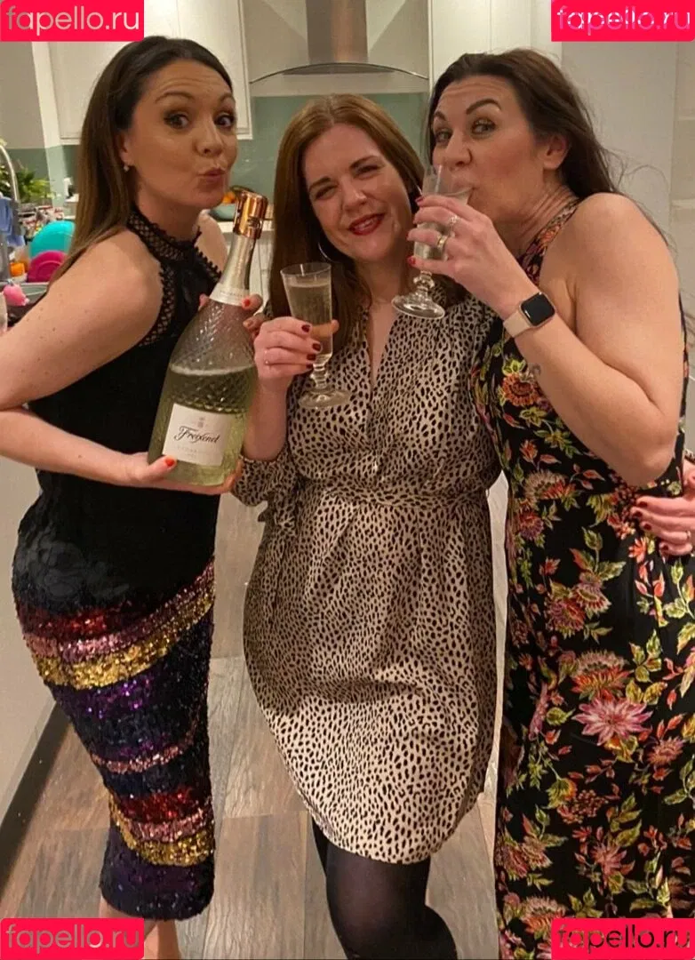 Laura Tobin Onlyfans Photo Gallery 