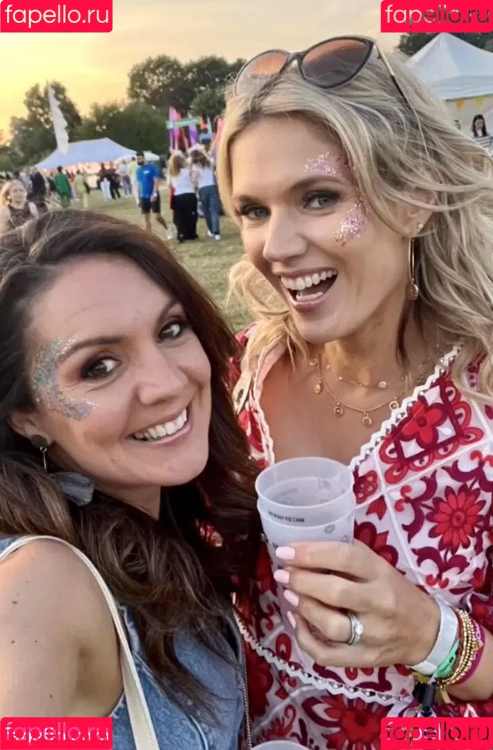 Laura Tobin Onlyfans Photo Gallery 